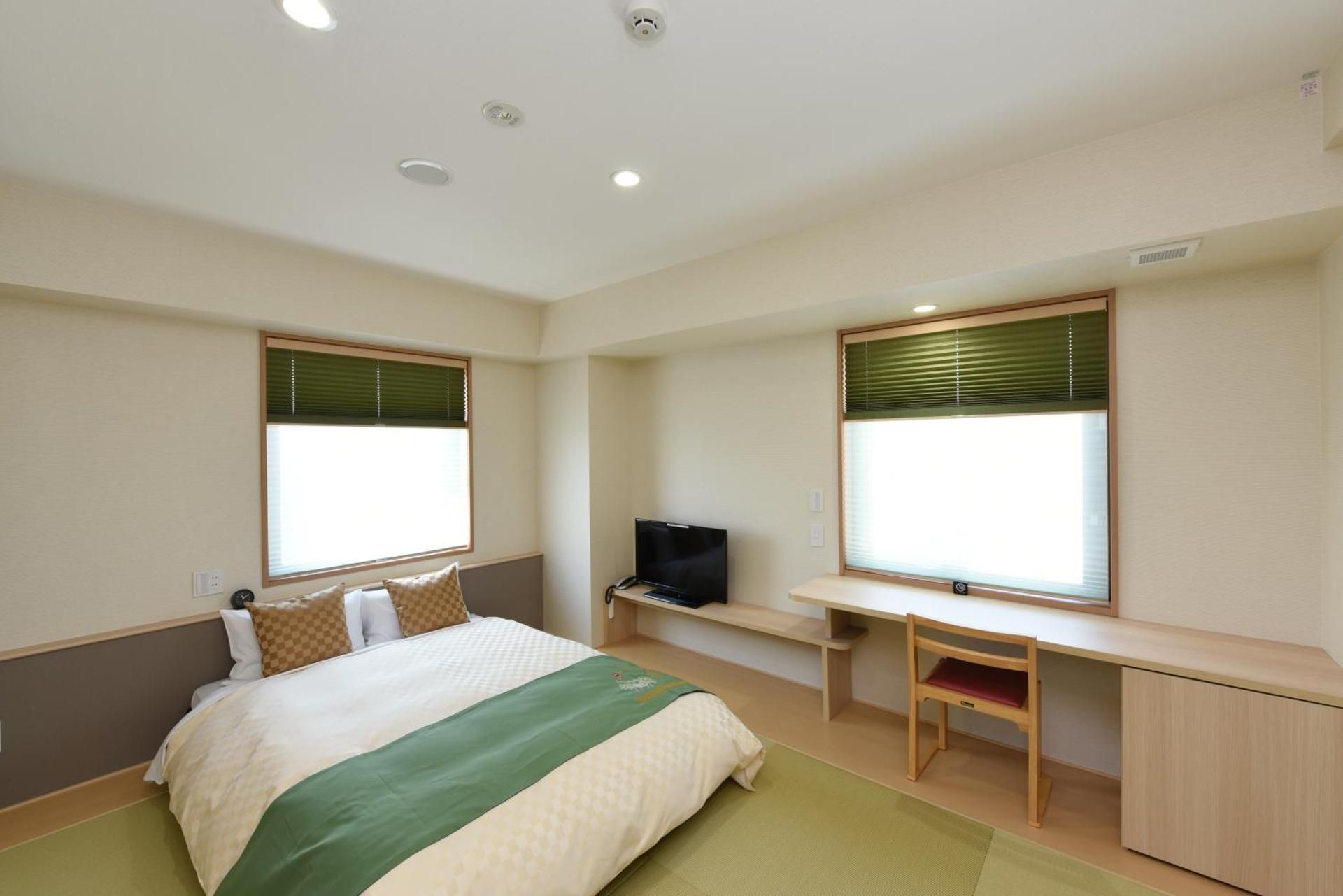 Japanese-Style Room