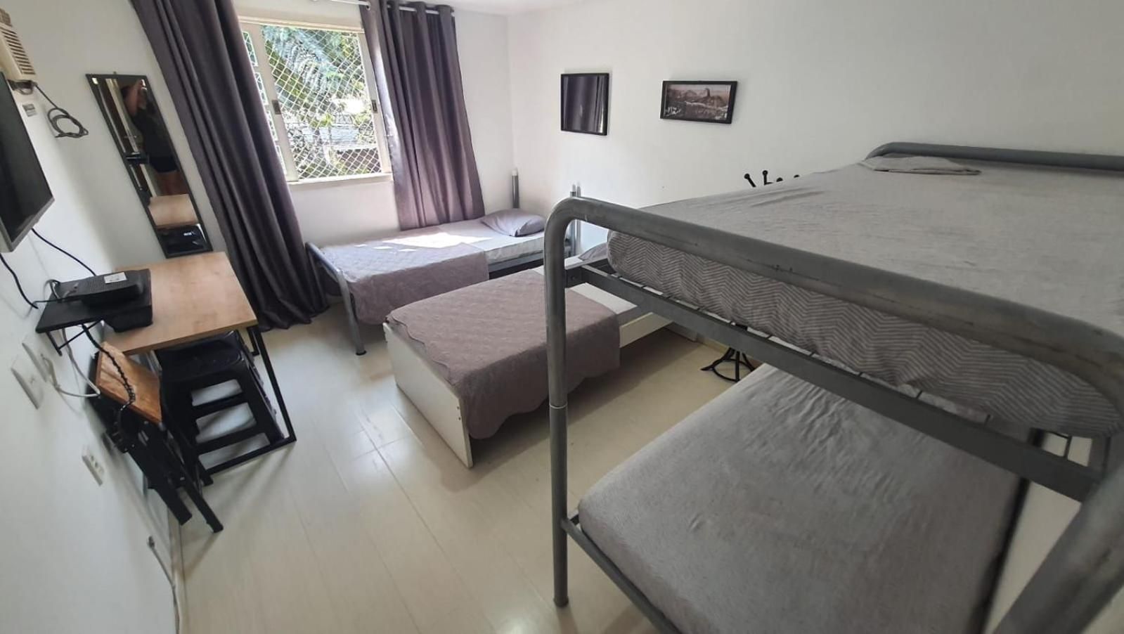 Basic Triple Room with Shared Bathroom
