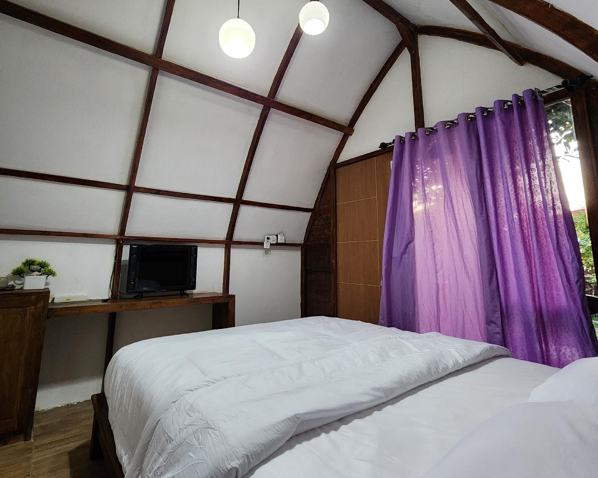 Takamas Resort Deluxe Room 2