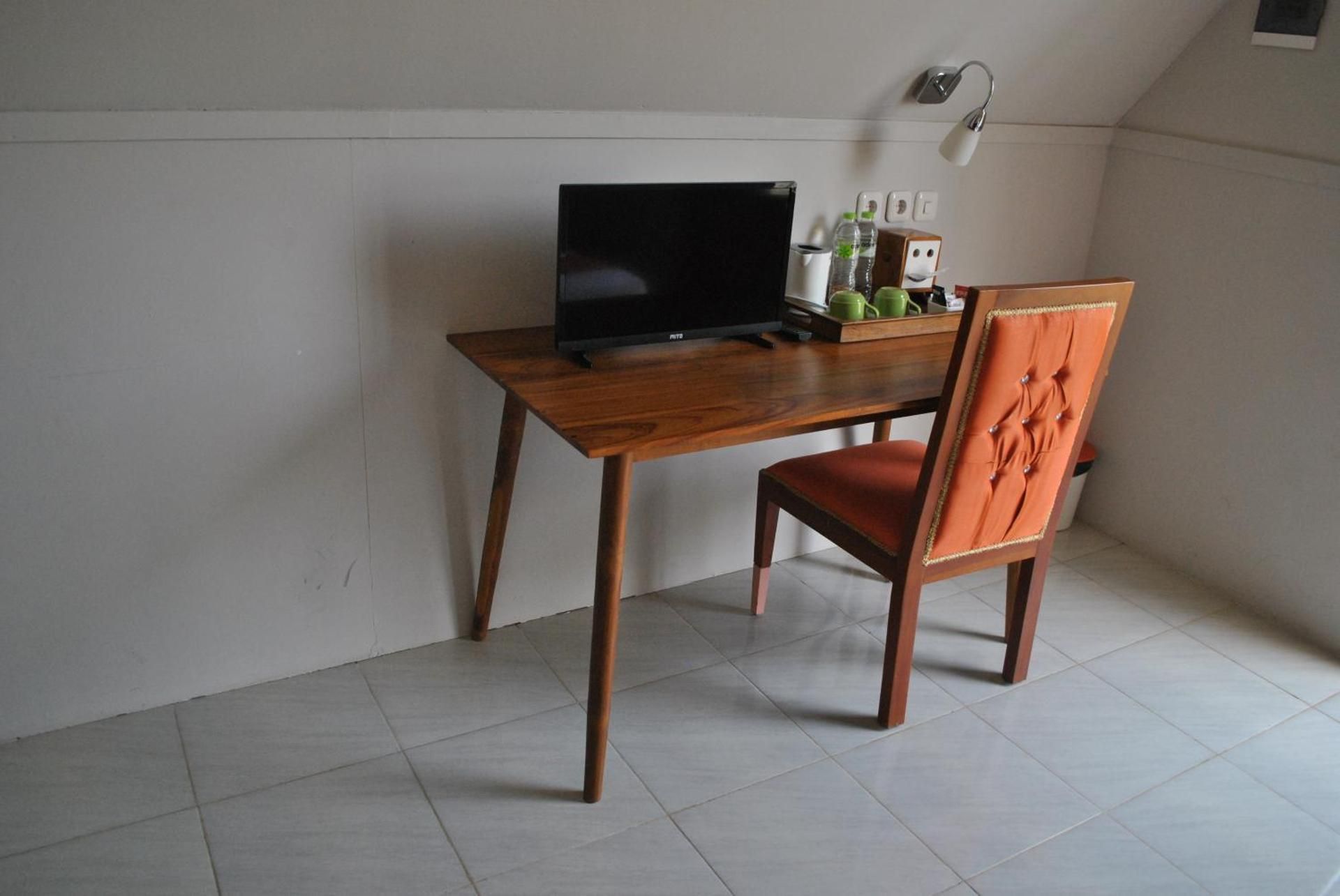 Seaside Villa & Muse Beach Resto Standard Twin Room 3