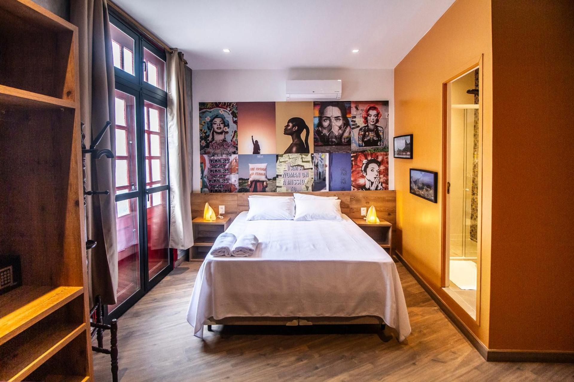 Deluxe Queen Studio 