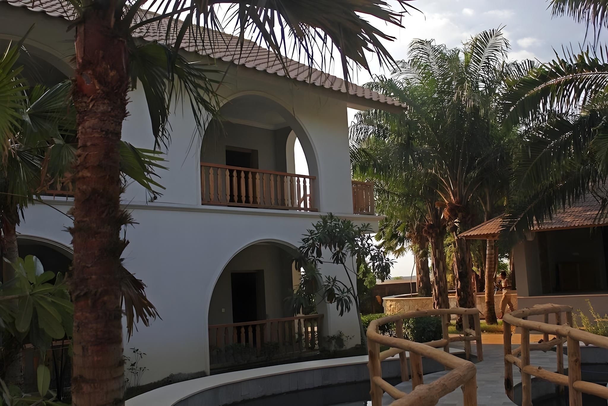 Coconut Lodge Beach Resort