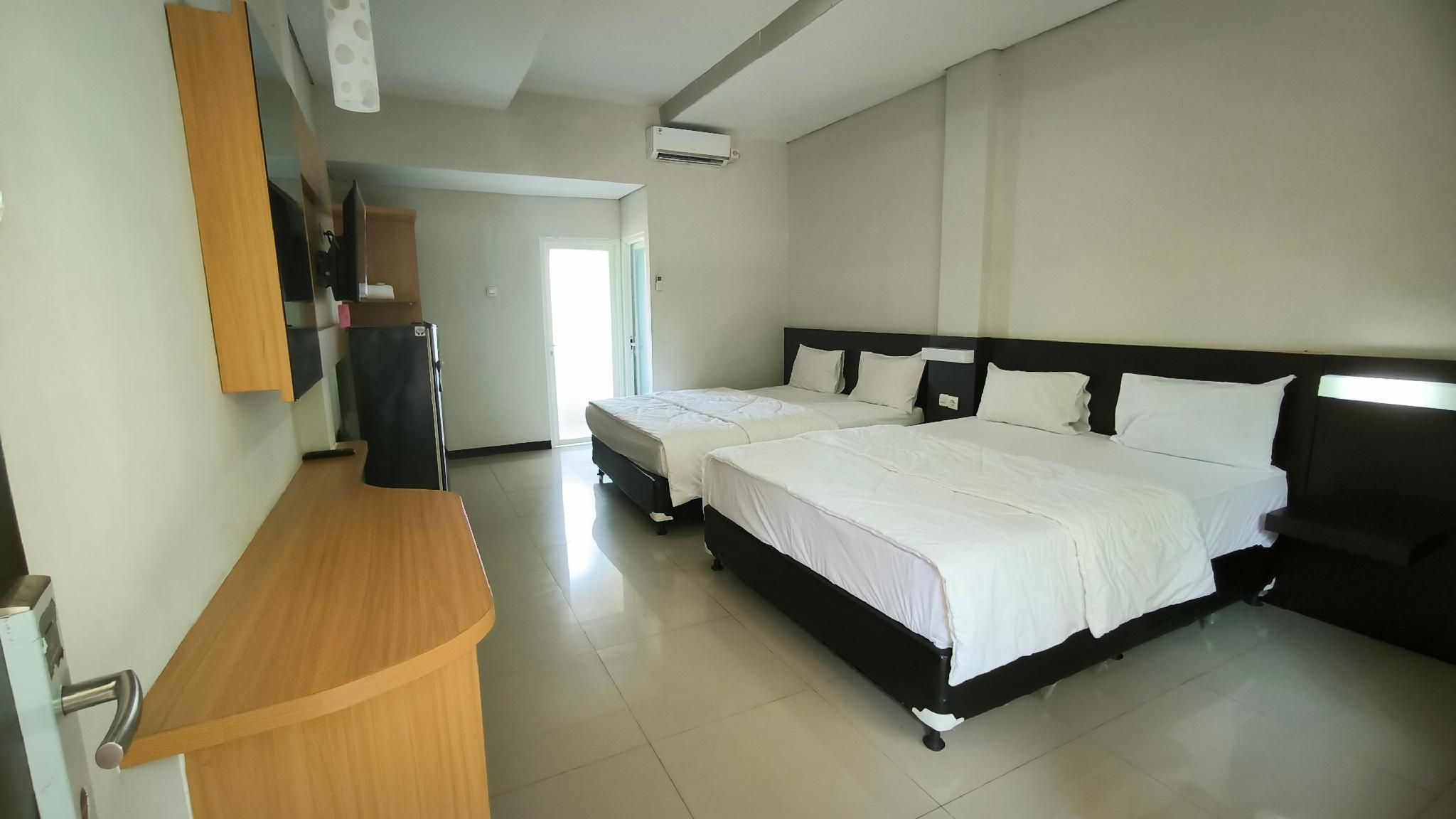 New Bandengan Beach Hotel Family Suite 3