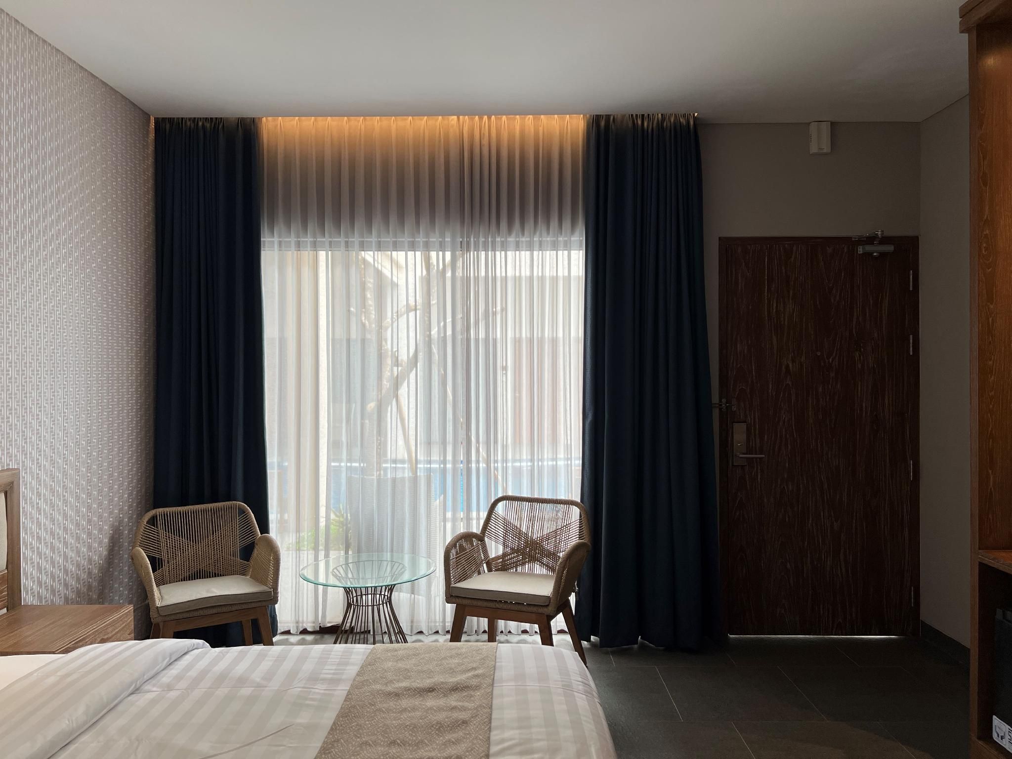 Tabebuya Resto & Resort Deluxe Room Pool View King Bed 3