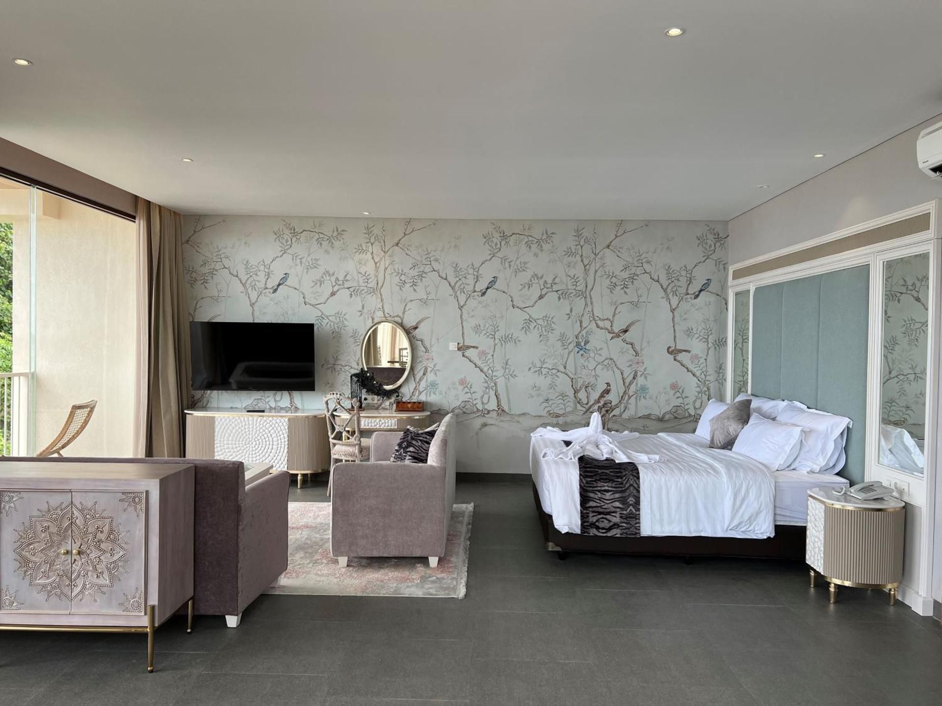 Tabebuya Resto & Resort Suite with Sea View