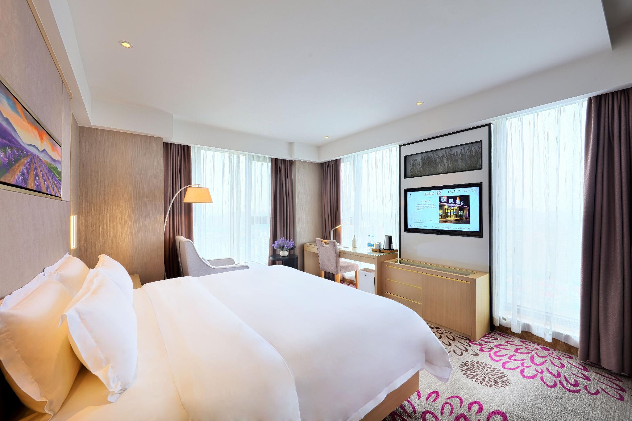Business Queen Room