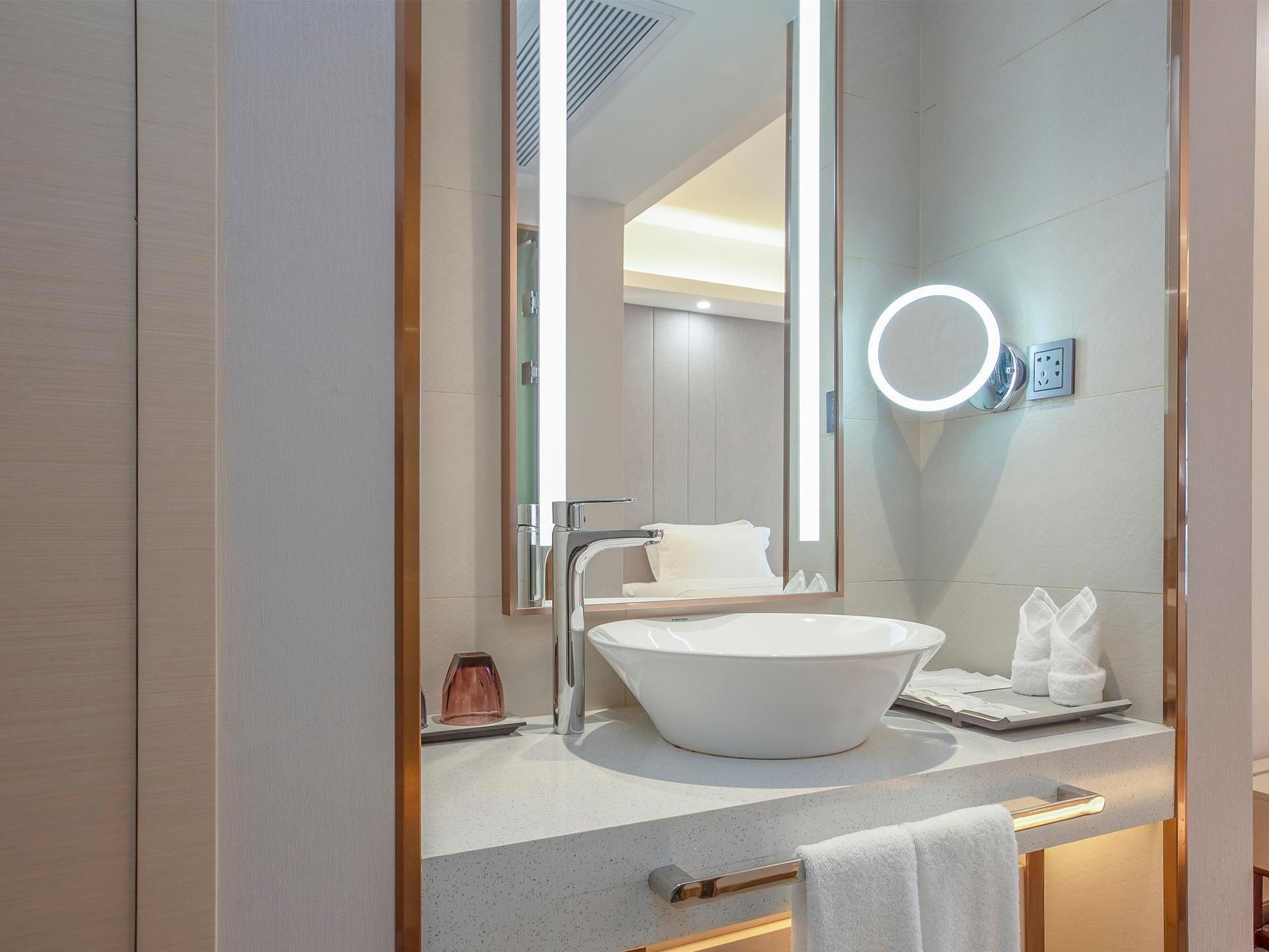 WH - Deluxe Room Twin