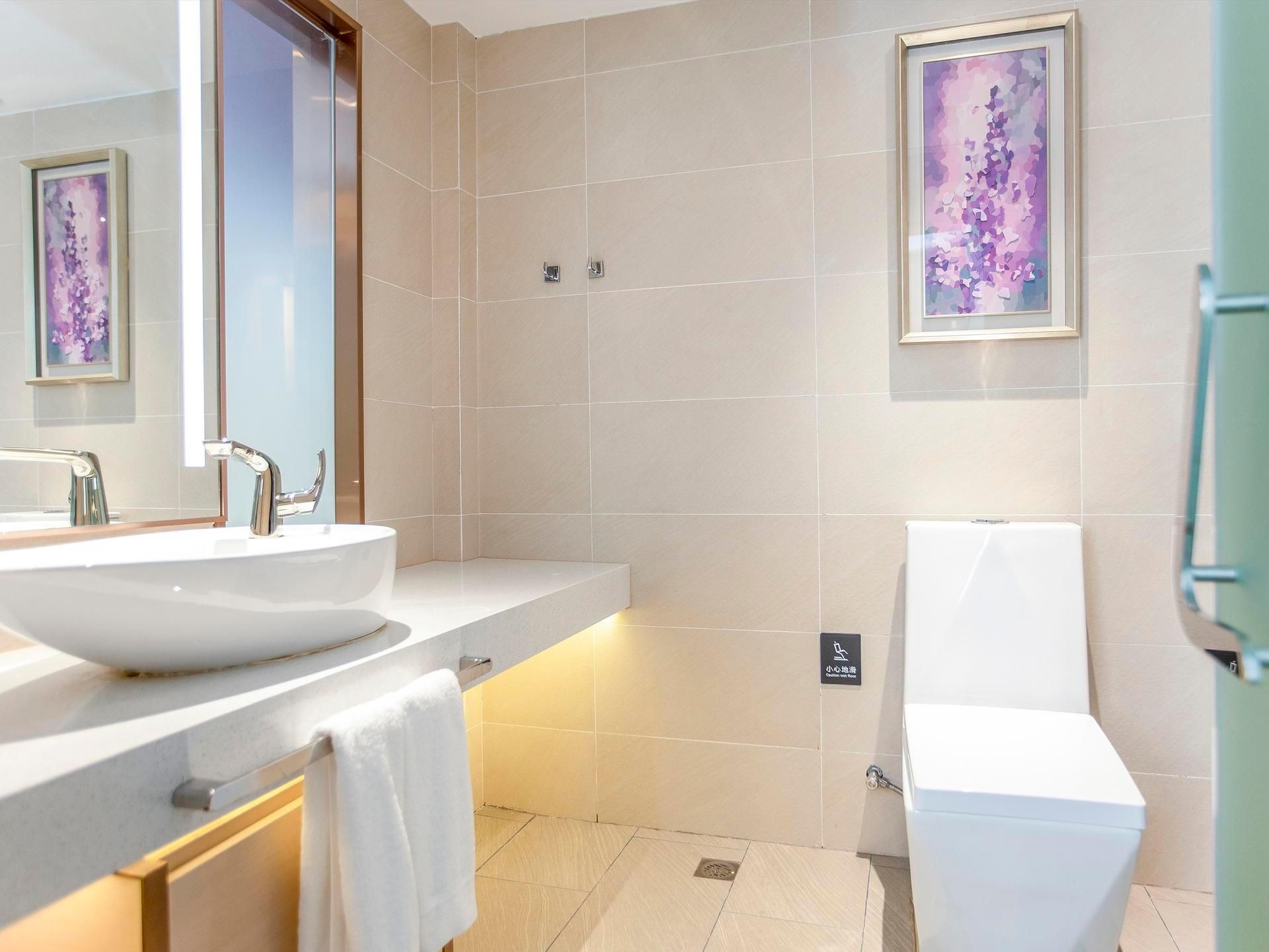 WH - Zizai Twin Room