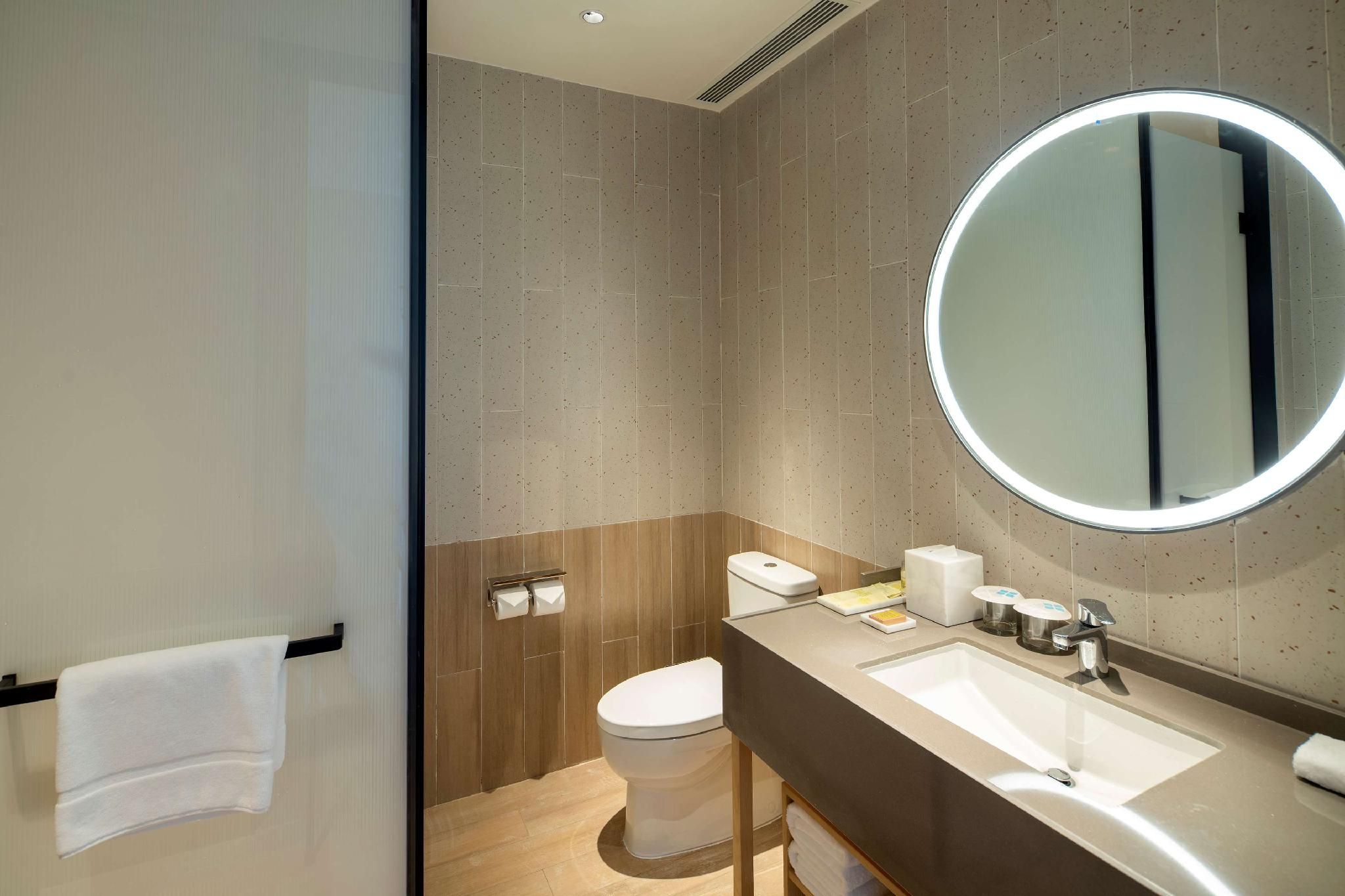 KING ONE BEDROOM SUITE