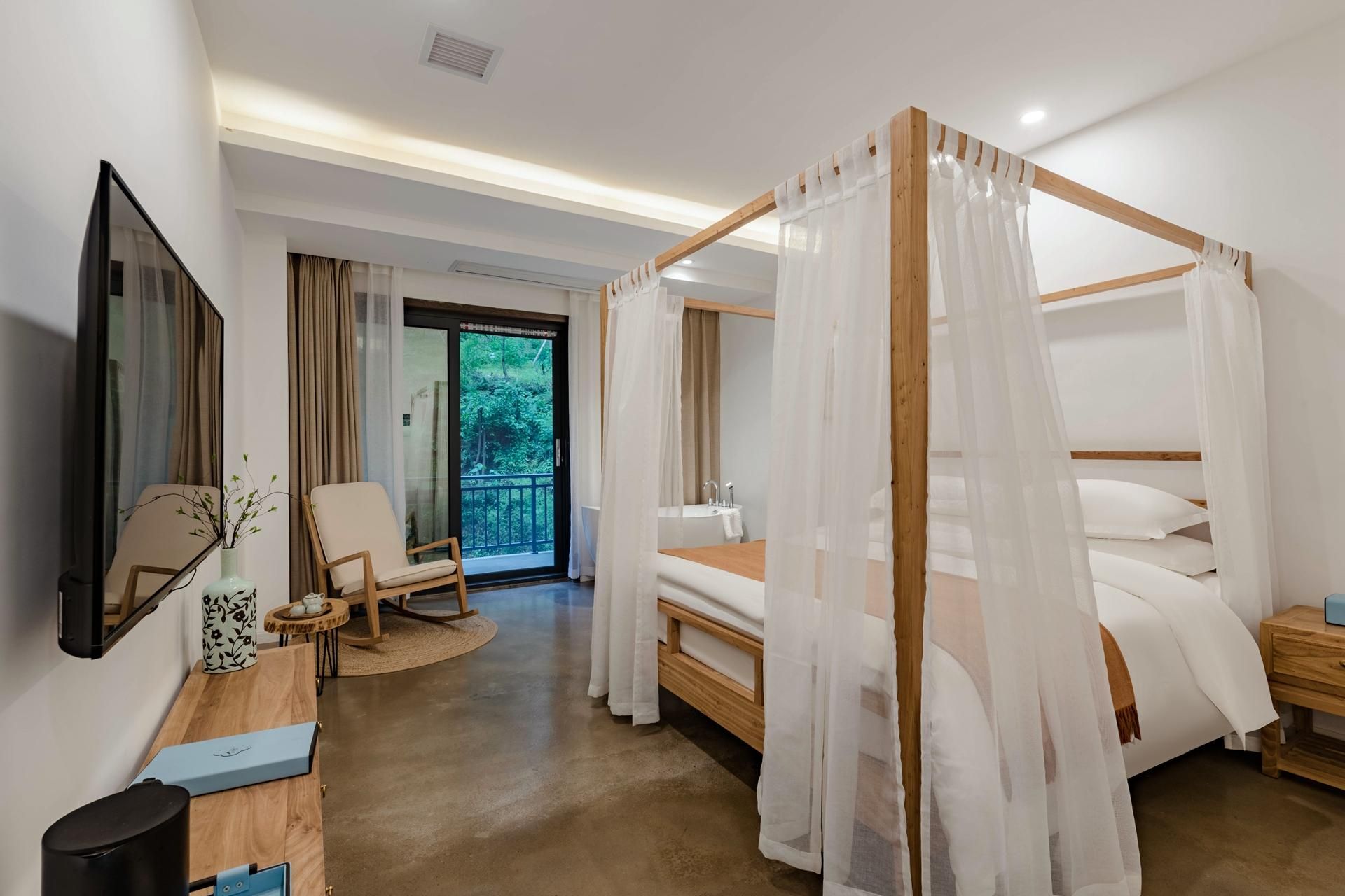 Mountain View King Room
