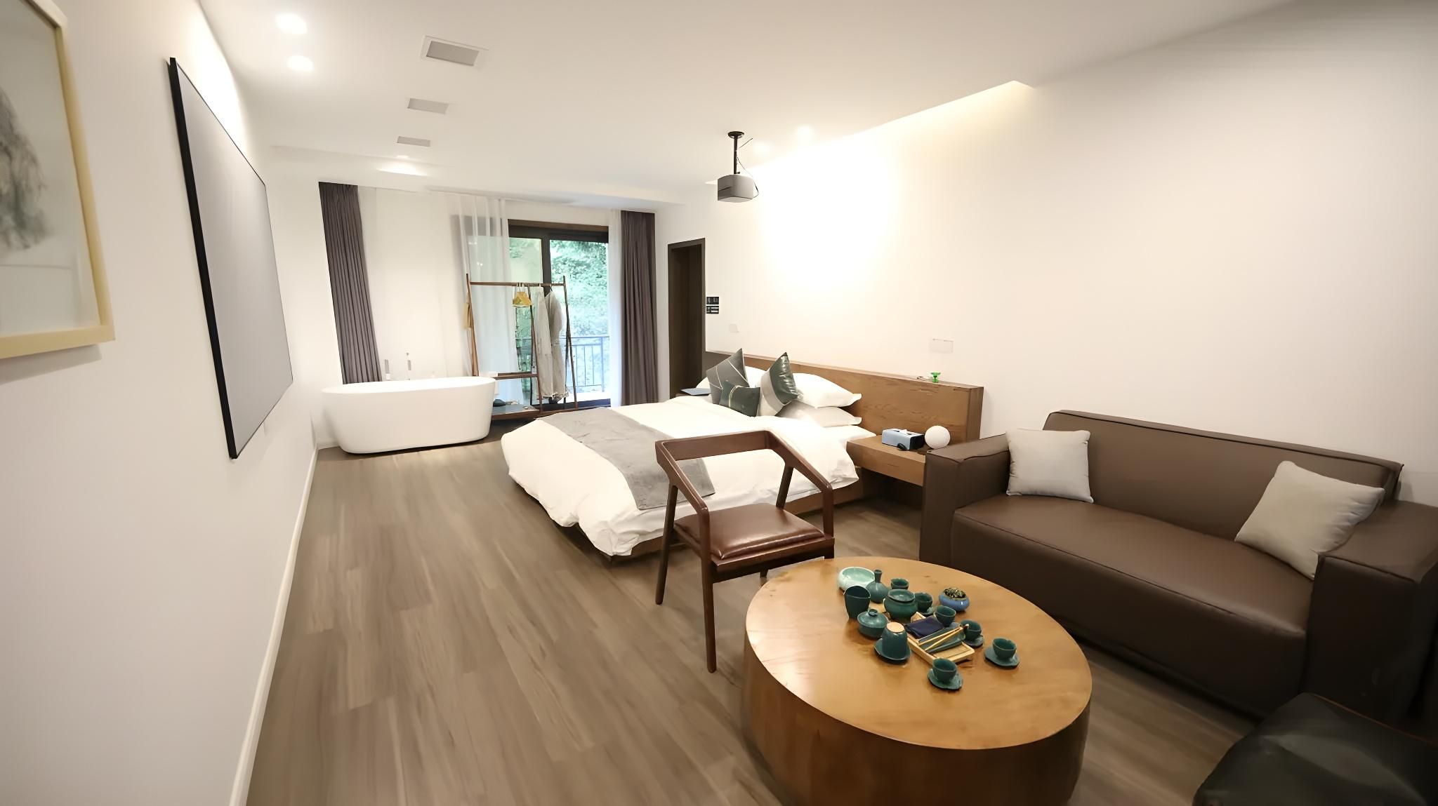 Huazhu - Room With Bed