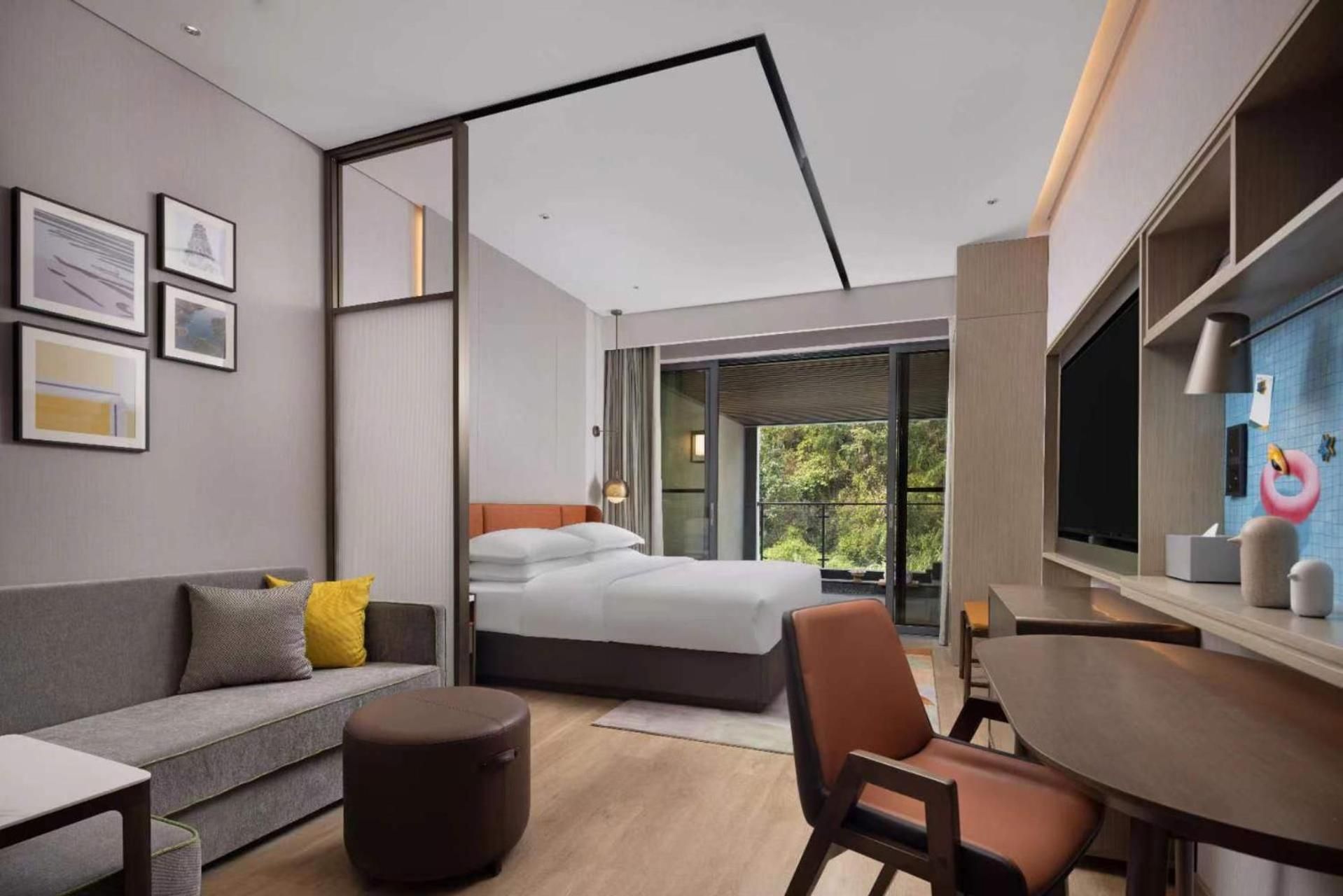 Home2 Suites by Hilton Chenzhou Nuanshui Hot Spring Spiritual Garden View King Room