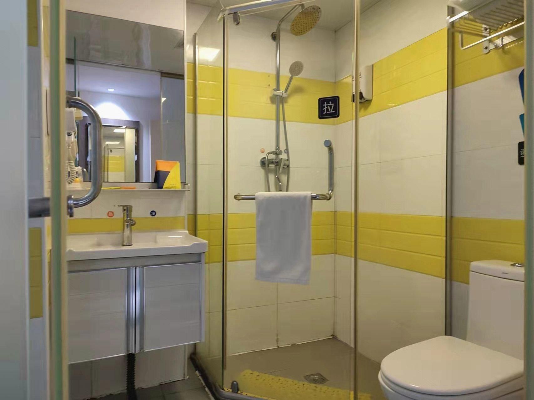 WH - Light Select Twin Room