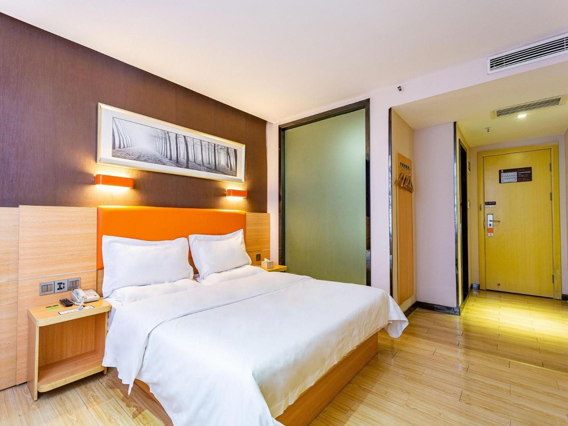 Premium Queen Room