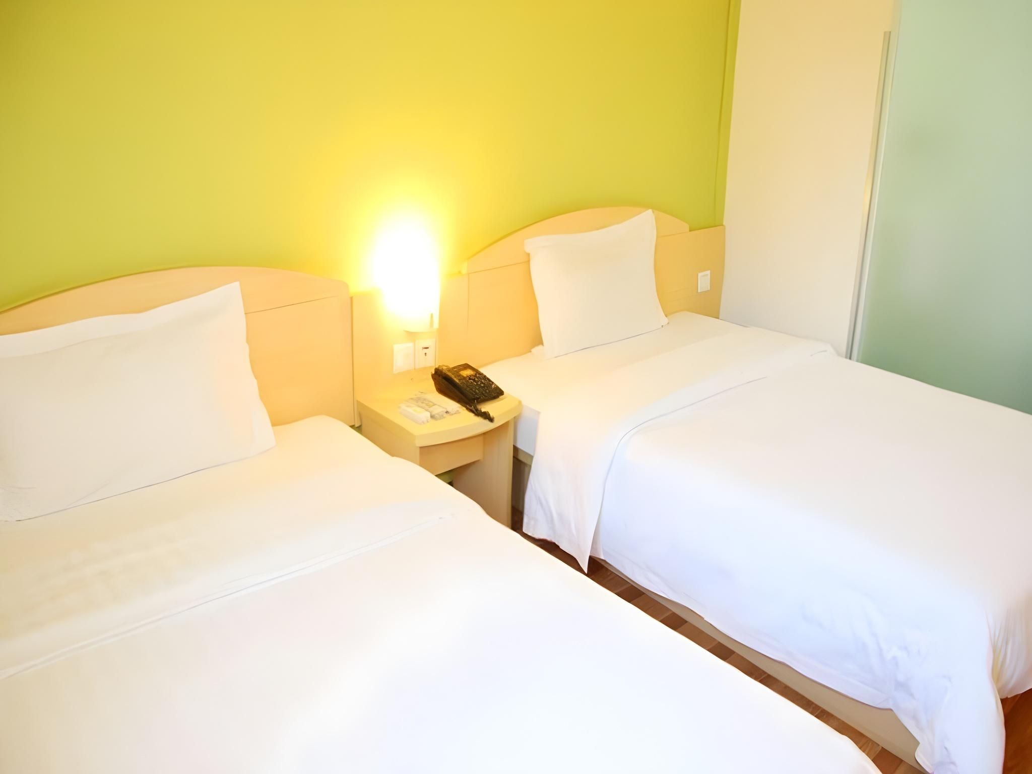 Corporate Twin, Guest room, 2 Twin/Single Bed(s), City view