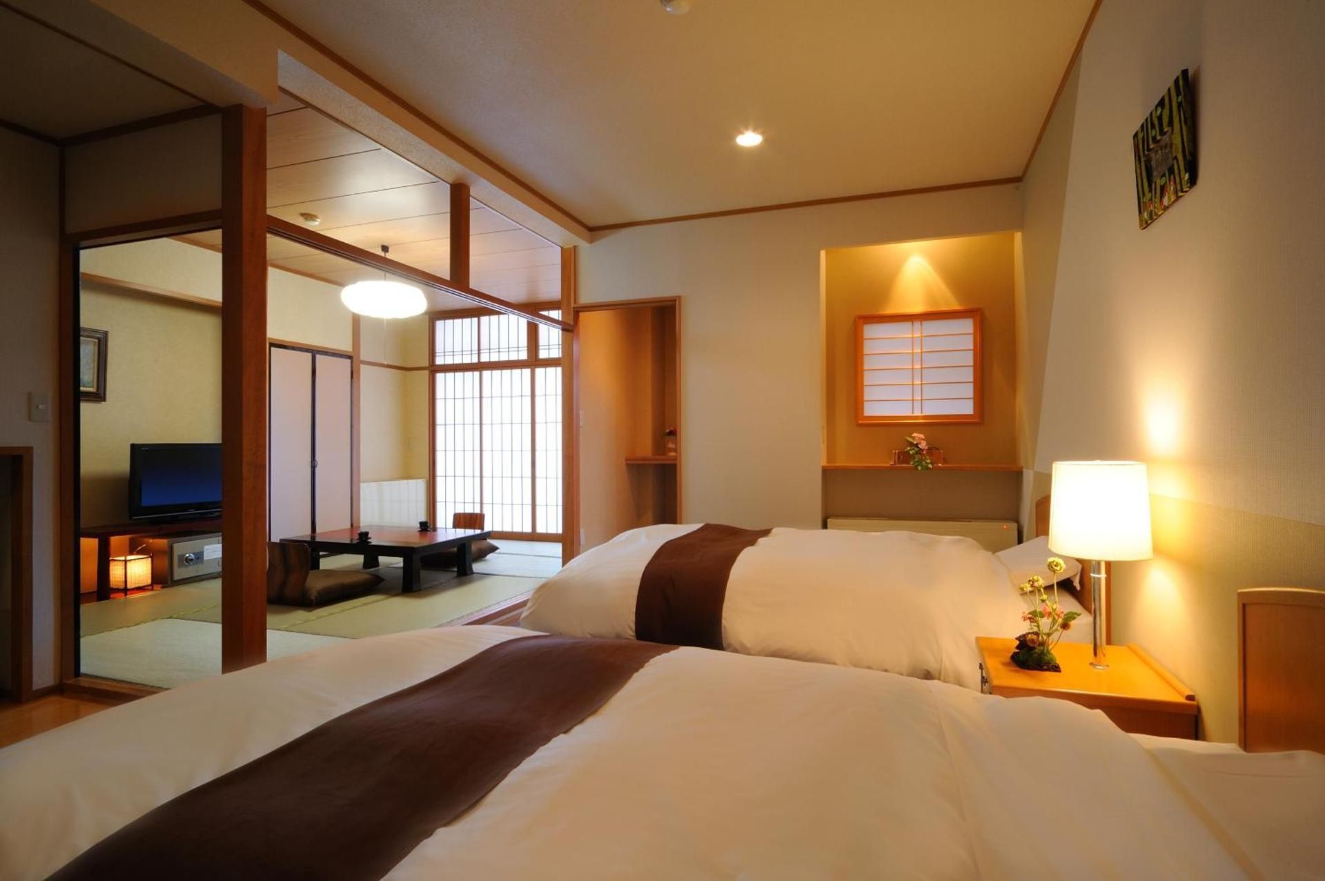 Twin Room with Tatami Area with Bathroom - Smoking
