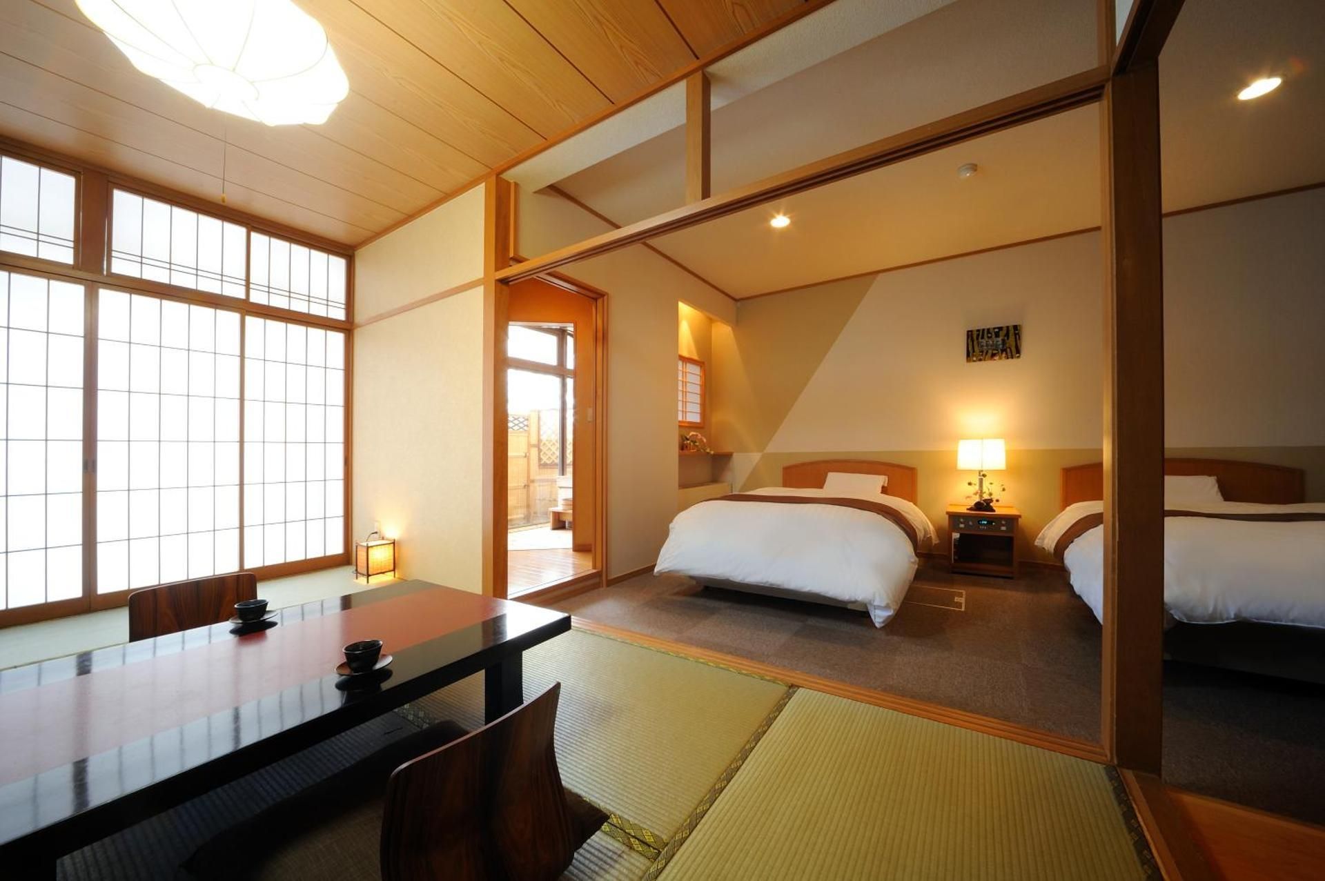 Twin Room with Tatami Area with Bathroom - Smoking