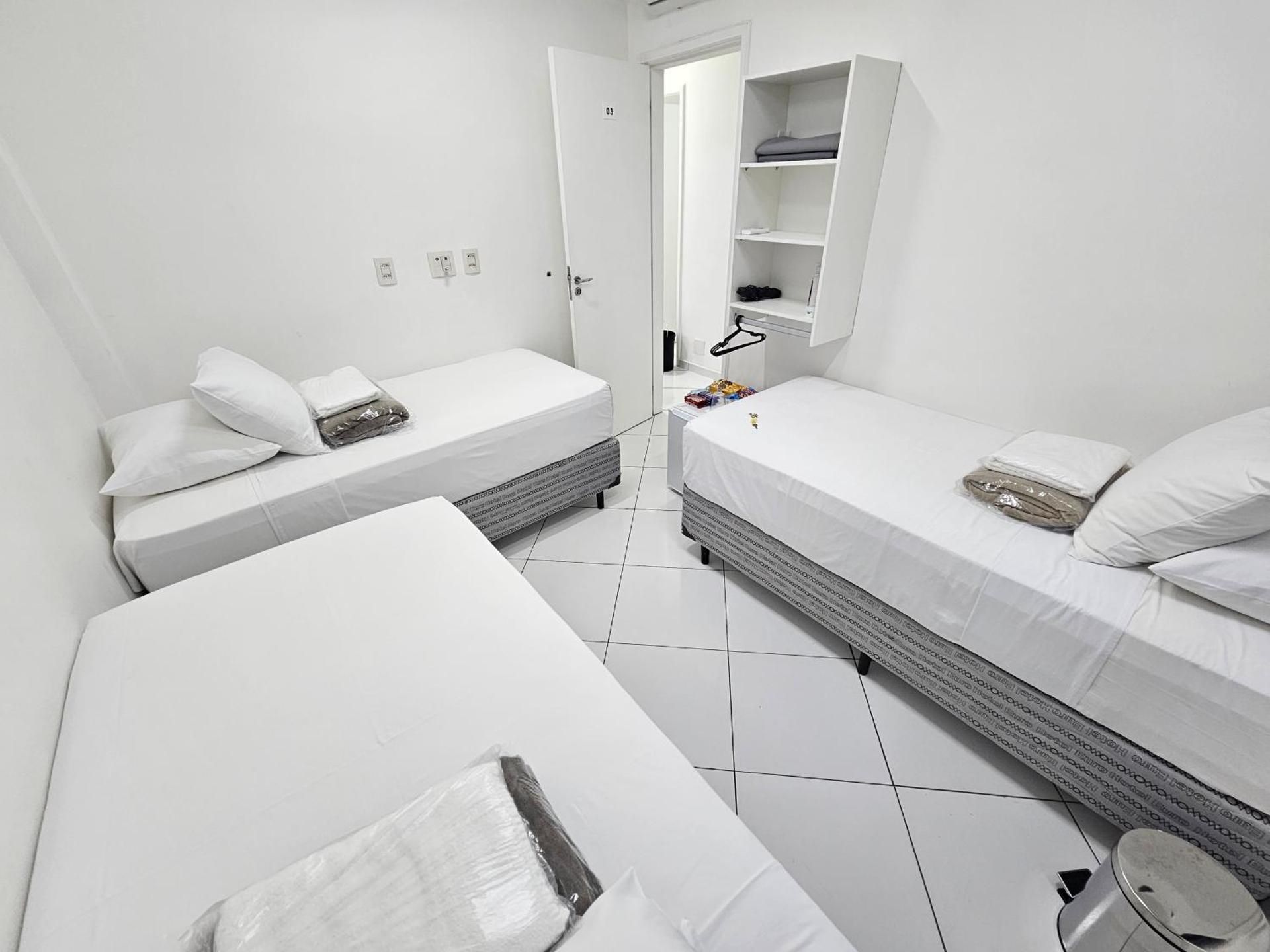 Basic Triple Room with Shared Bathroom