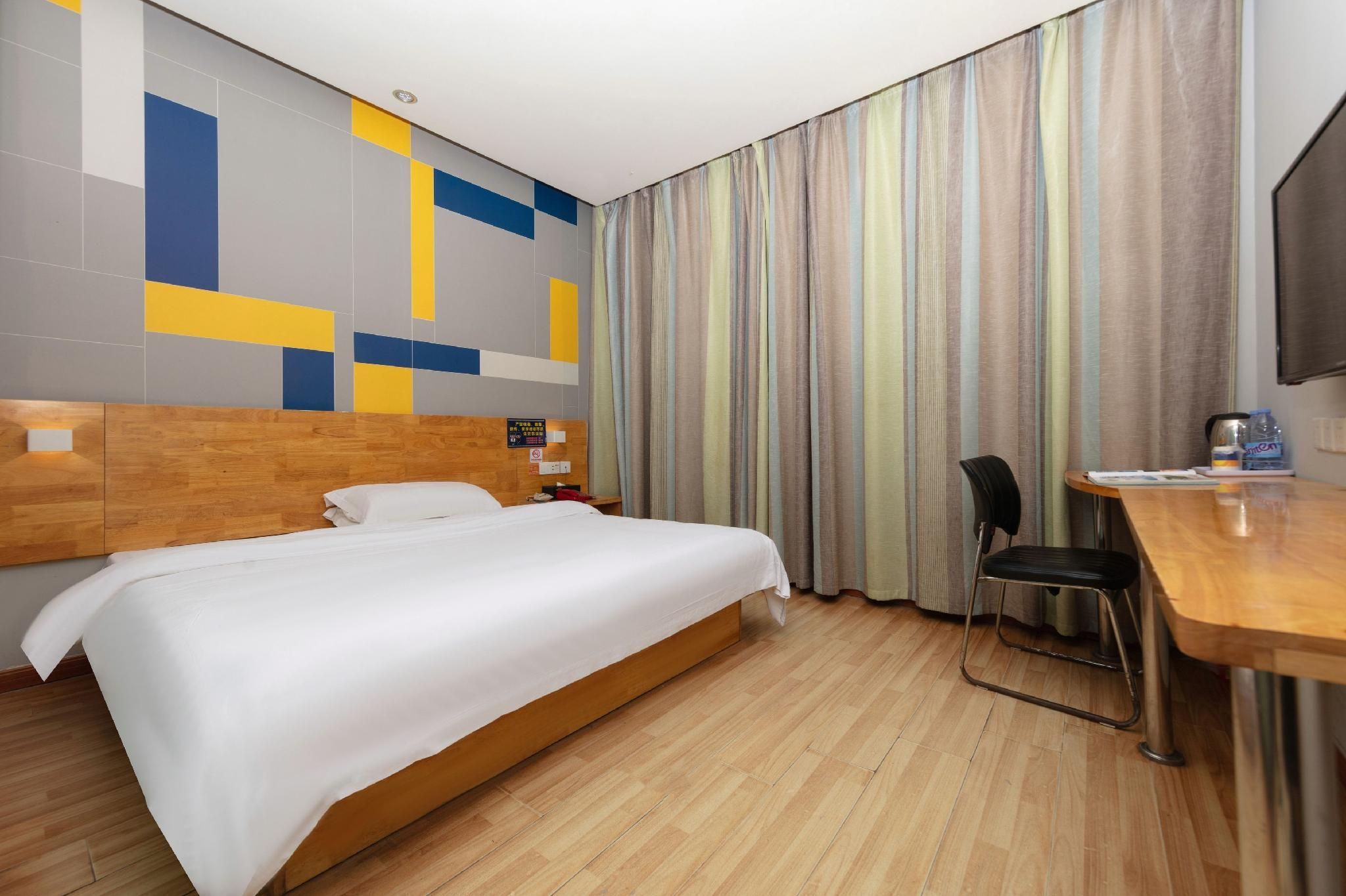 Economy Room