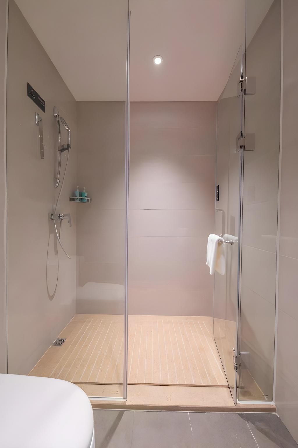 Dossen - Standard Bed Room