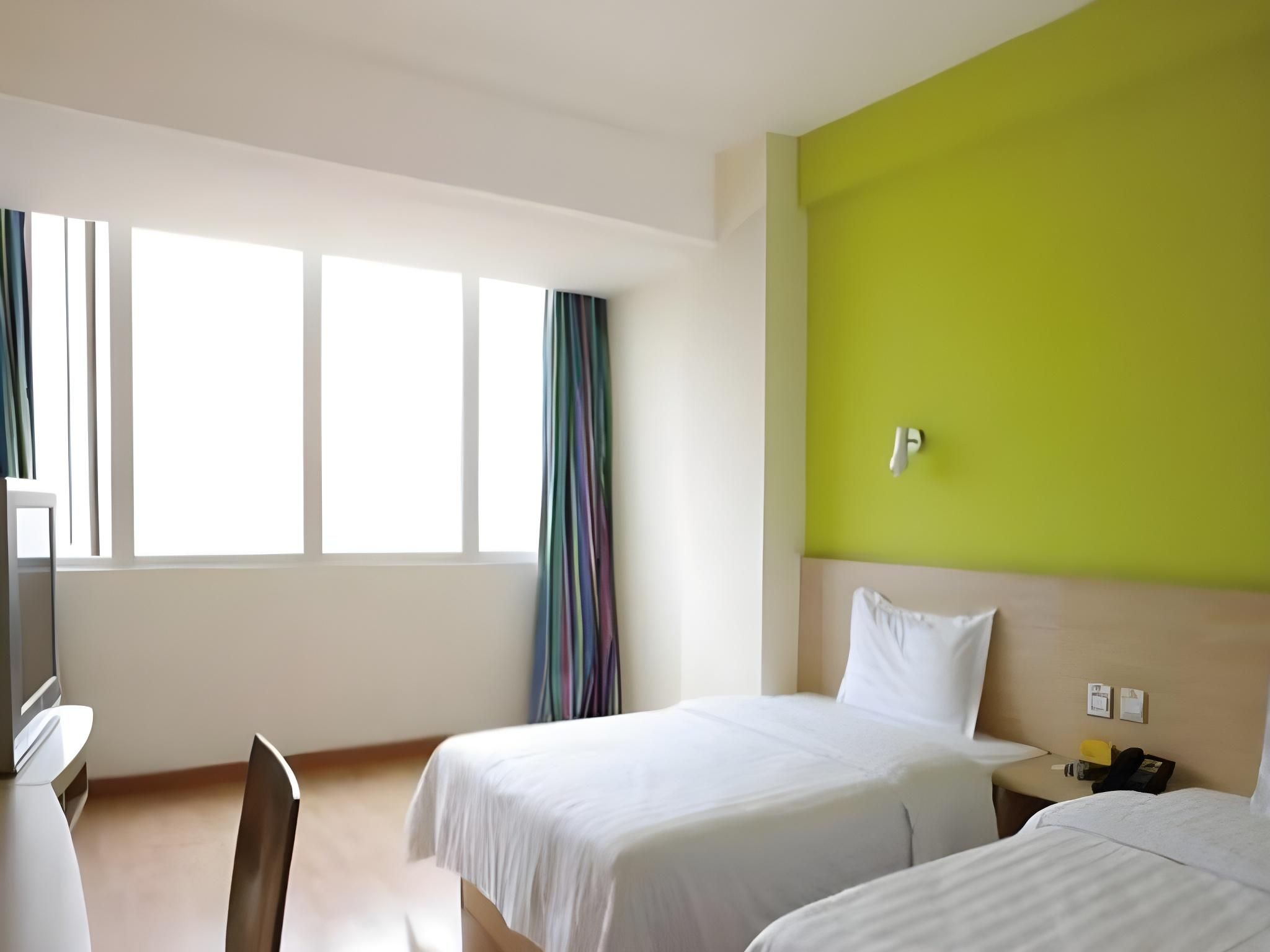 Corporate Twin, Guest room, 2 Twin/Single Bed(s), City view
