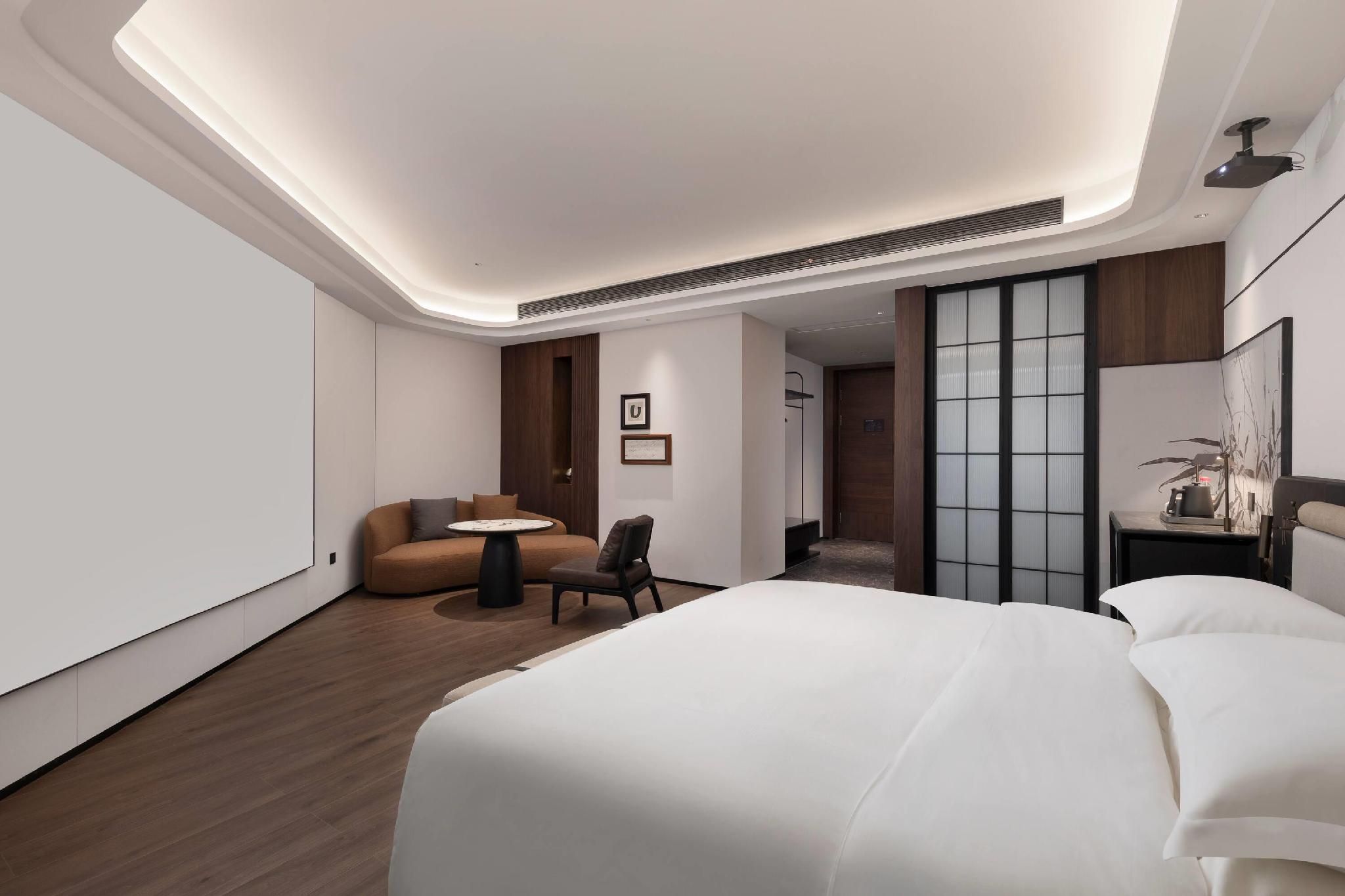 1 King Bed, Recreation Room, Non-Smoking