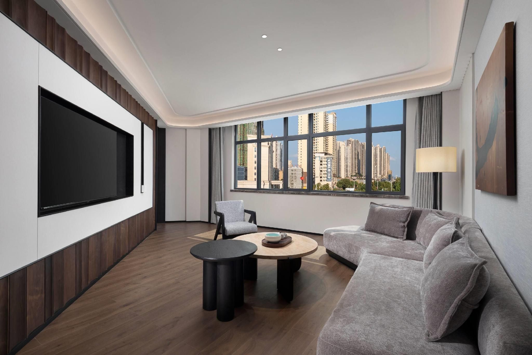 1 King Bed, Executive Suite, Non-Smoking