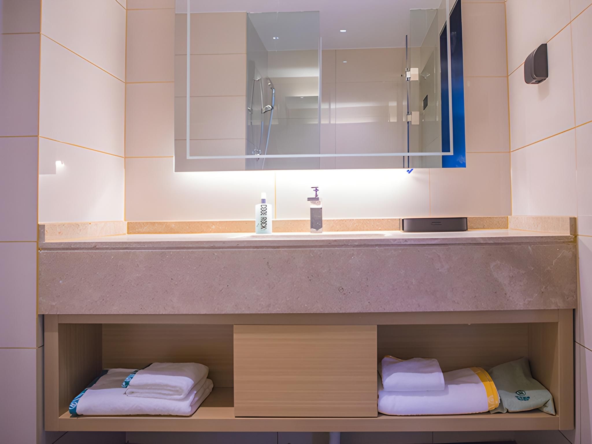 Dossen - Standard Bed Room