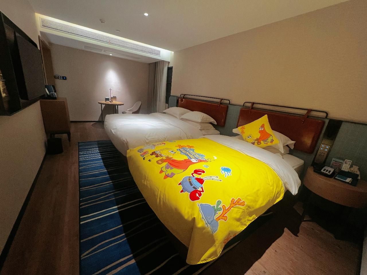 Dossen - Family Room