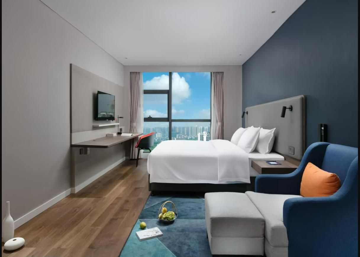 1 King Bed 1 Bedroom Suite With Living Area