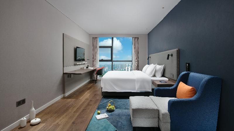 1 King Bed Mountain View Non-Smoking