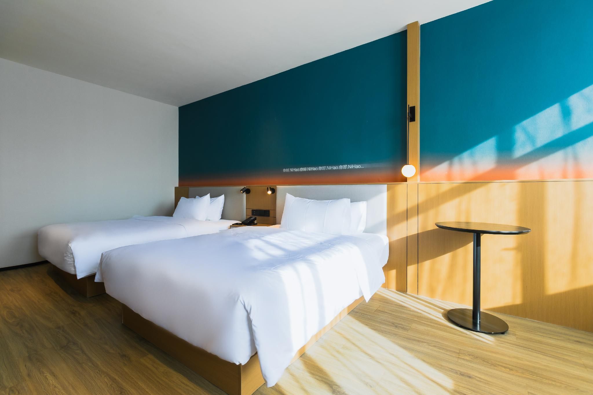 Huazhu - Superior Twin