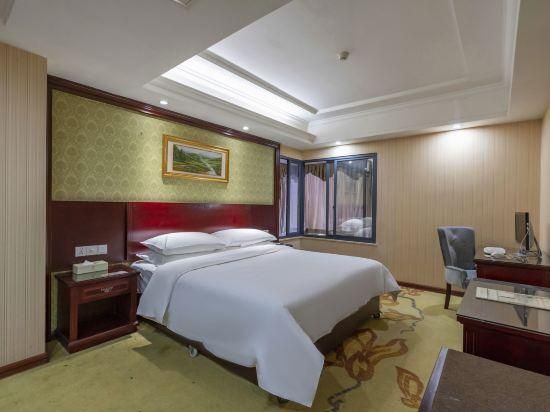 Vienna Hotel Hengyang Zhengxiang District Nanhua University Vienna - Functional Chess Suite Room 2
