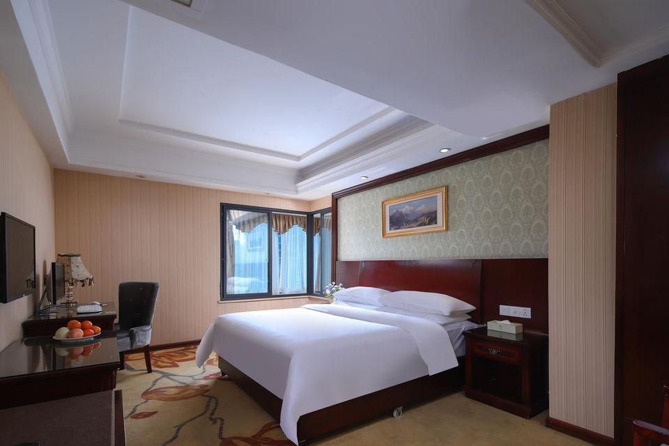 Vienna Hotel Hengyang Zhengxiang District Nanhua University Vienna - Functional Chess Suite Room