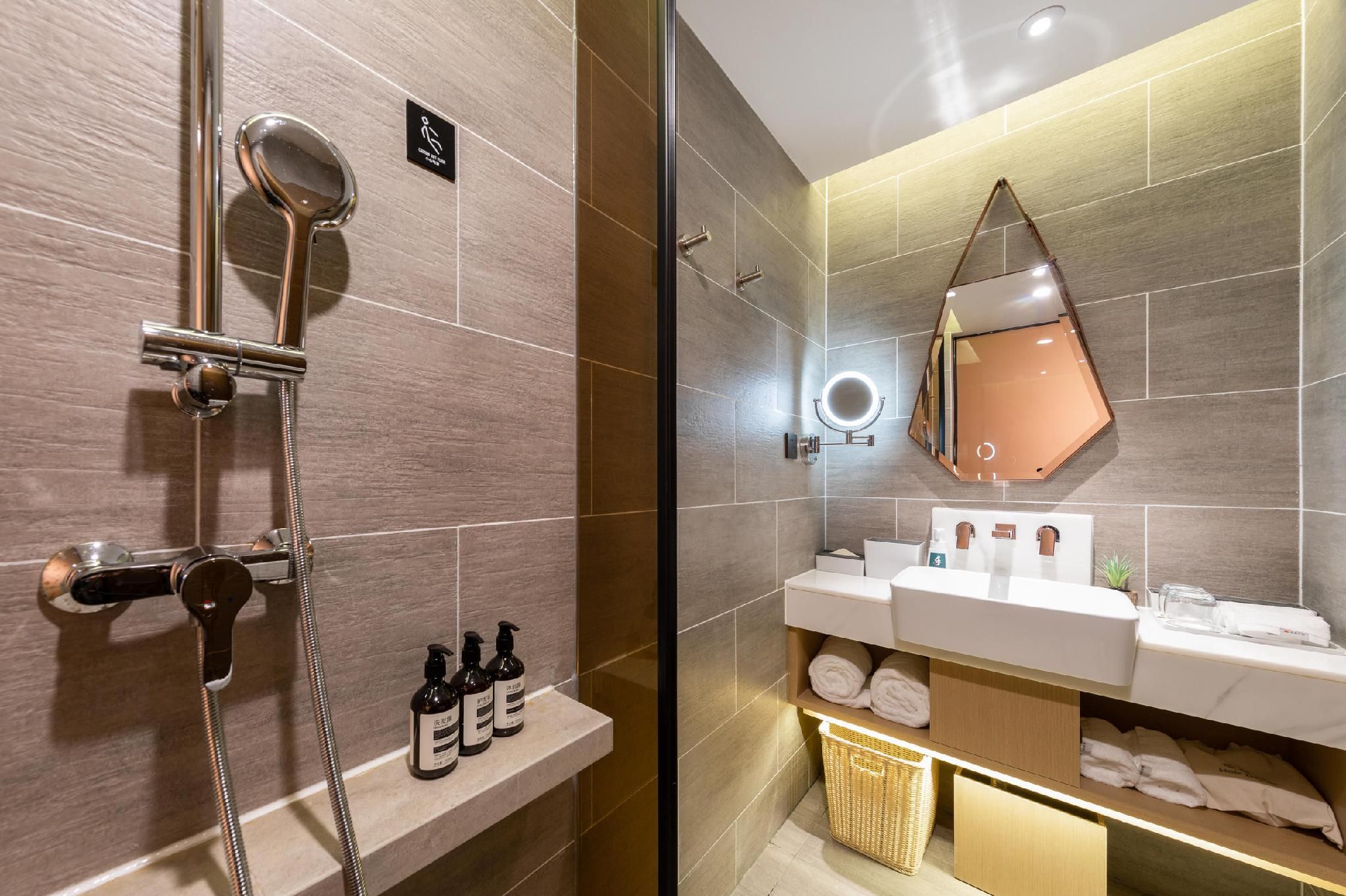 Atour Hotel Hengyang Jiefang West Road Municipal Government Superior 1 Queen 3