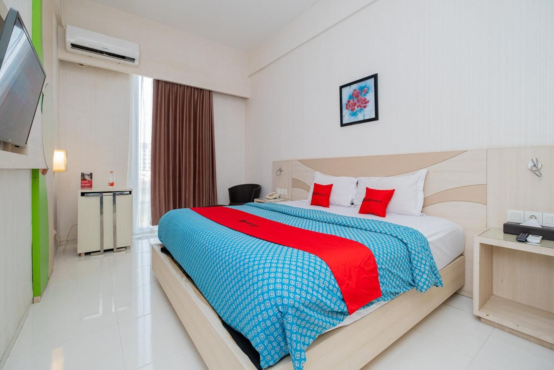 RedDoorz Premium @ Jalan Veteran Bojonegoro RedDoorz Room 2