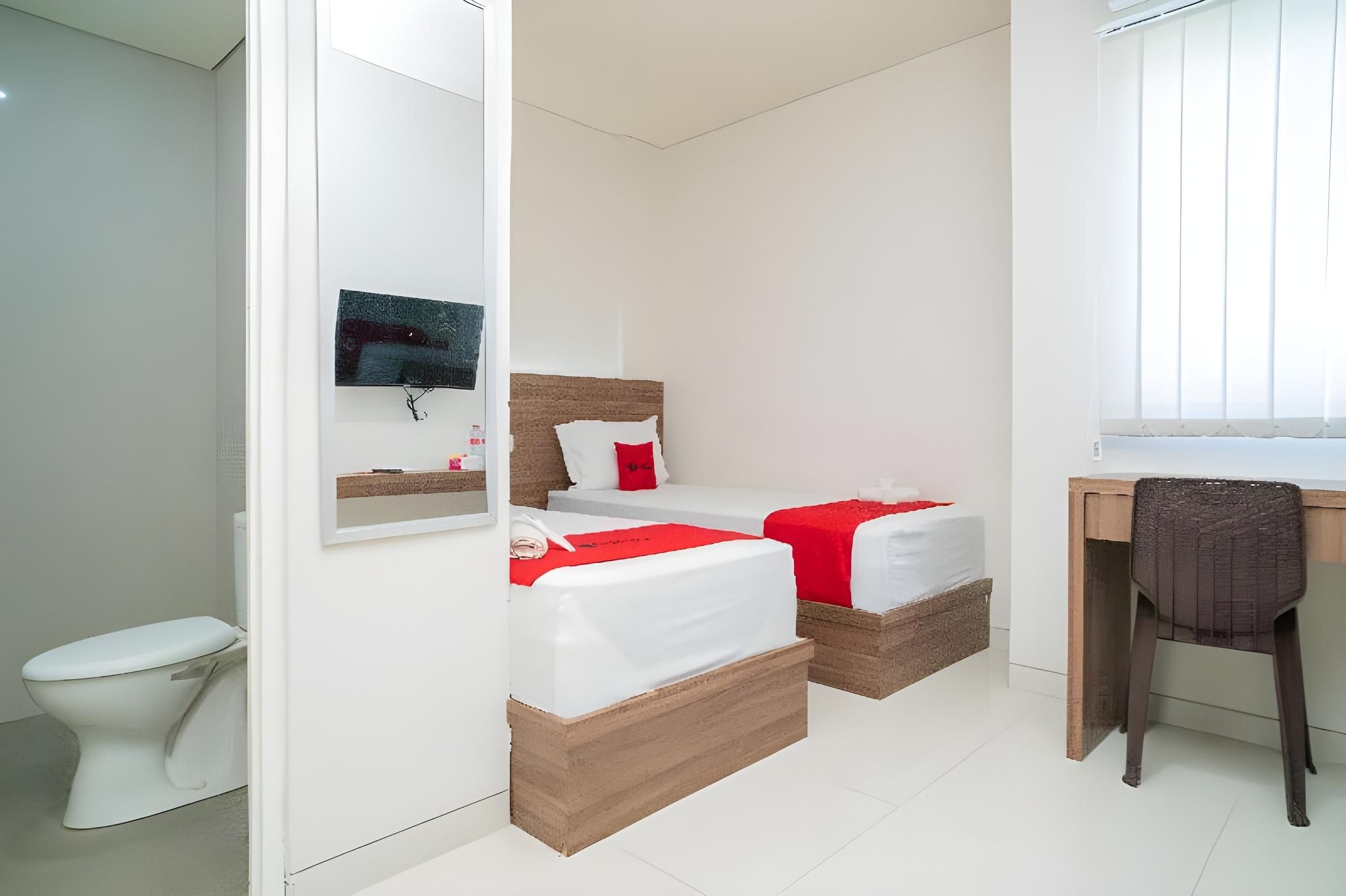 RedDoorz Plus @ Jalan Pemuda Timur Bojonegoro Promotion Room 2