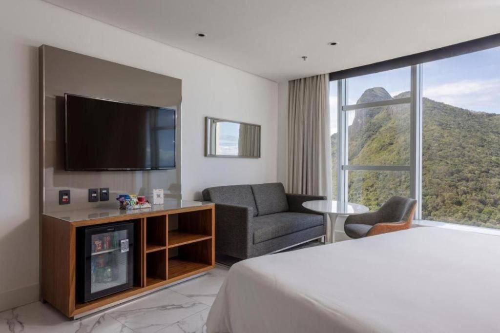 Deluxe Room (2 Adults + 1 Child)