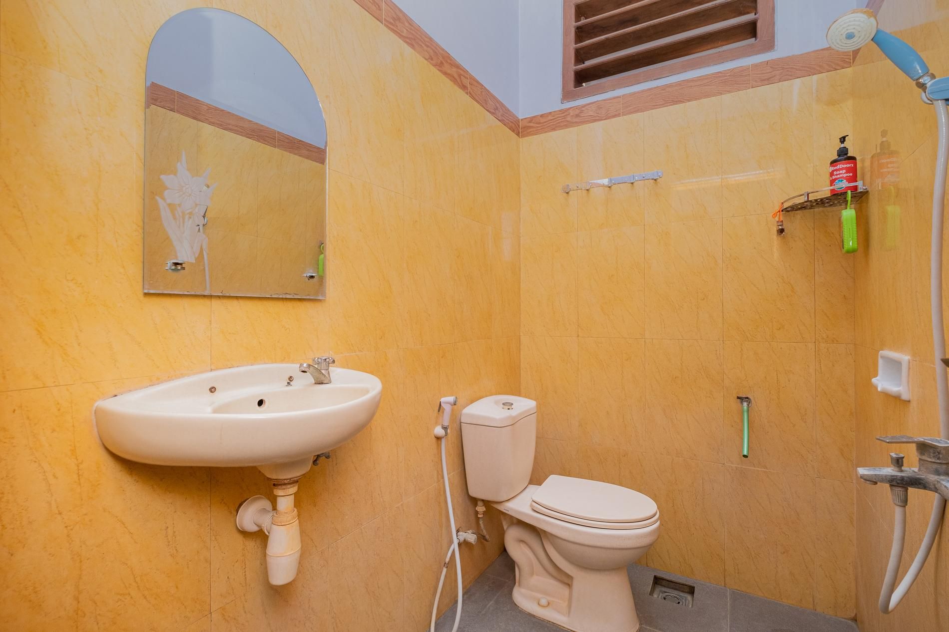 RedDoorz Syariah near Alun-Alun Bojonegoro RedDoorz Room 3