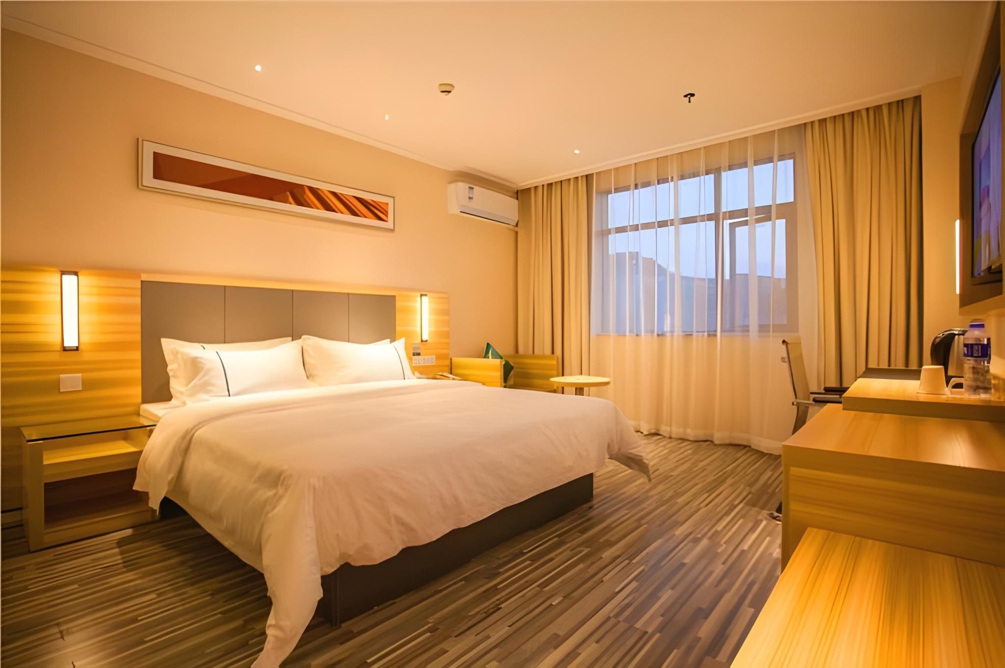 Business Queen Room