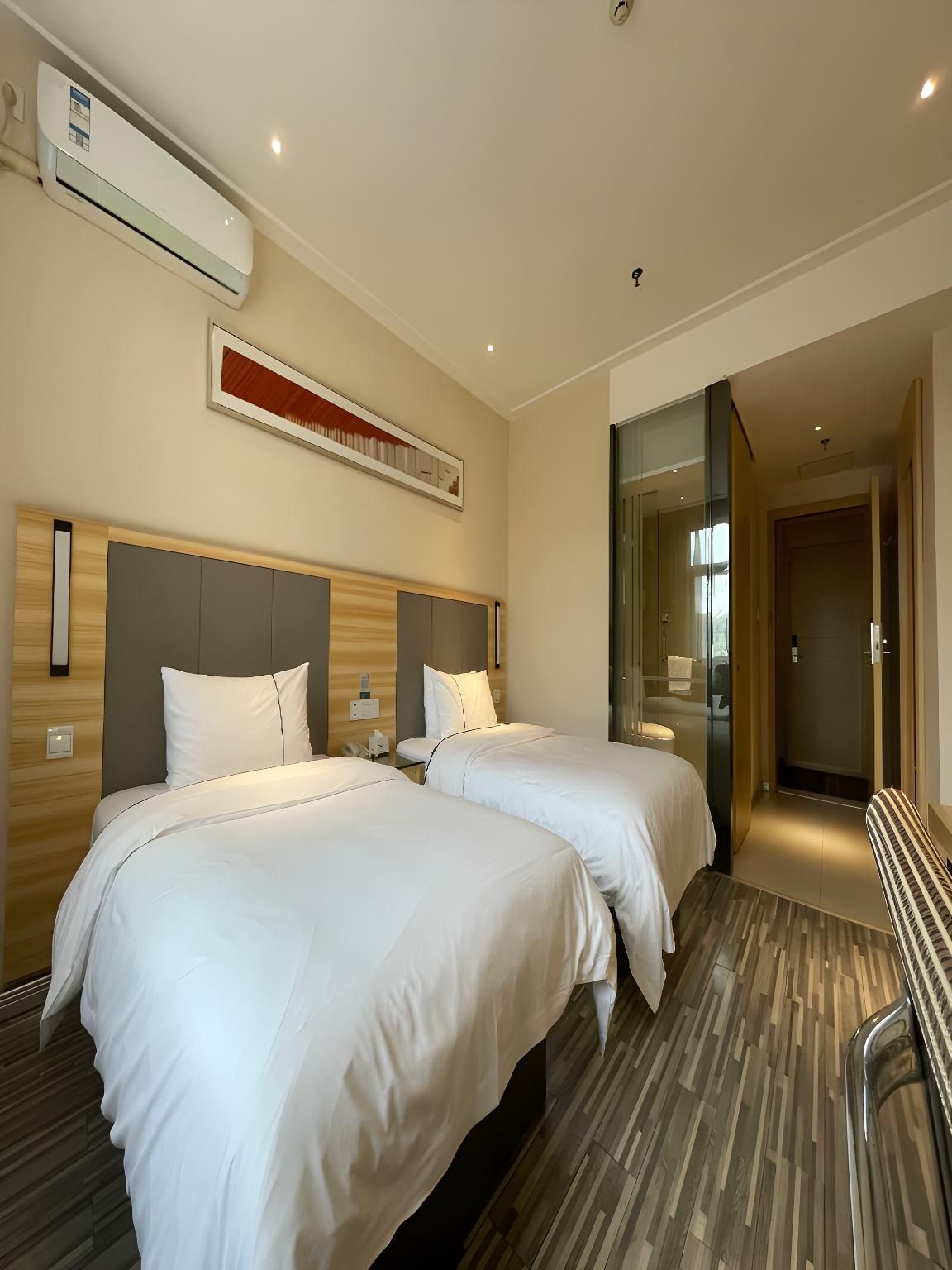 Dossen - Business Twin Room