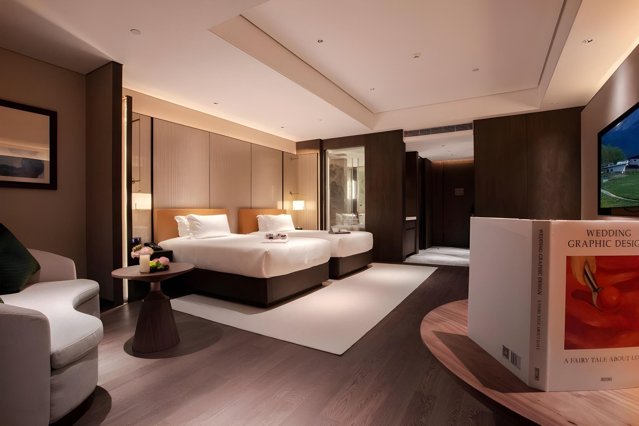 Yazhi Twin Room with City View