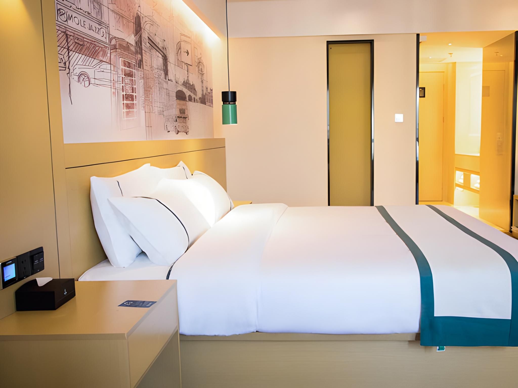 Dossen - Bed Room With City View