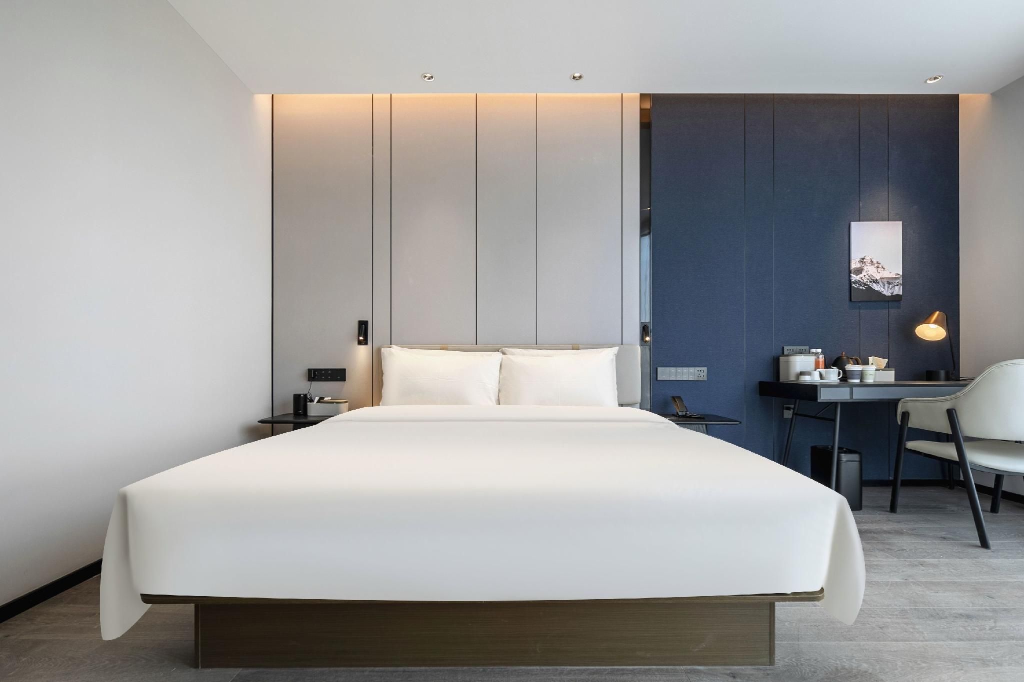 Atour - Elegant Room