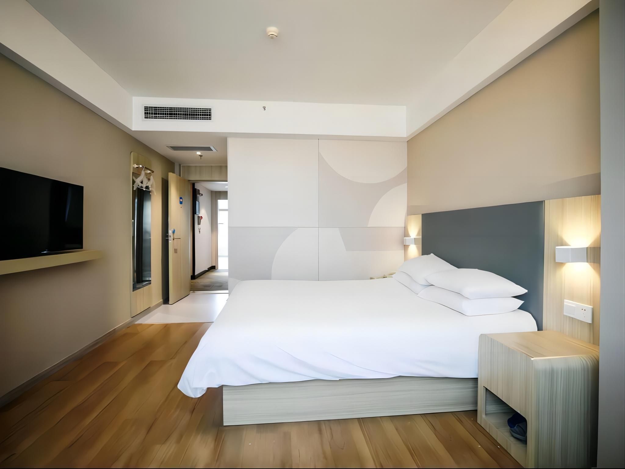 Business Queen Bed Room