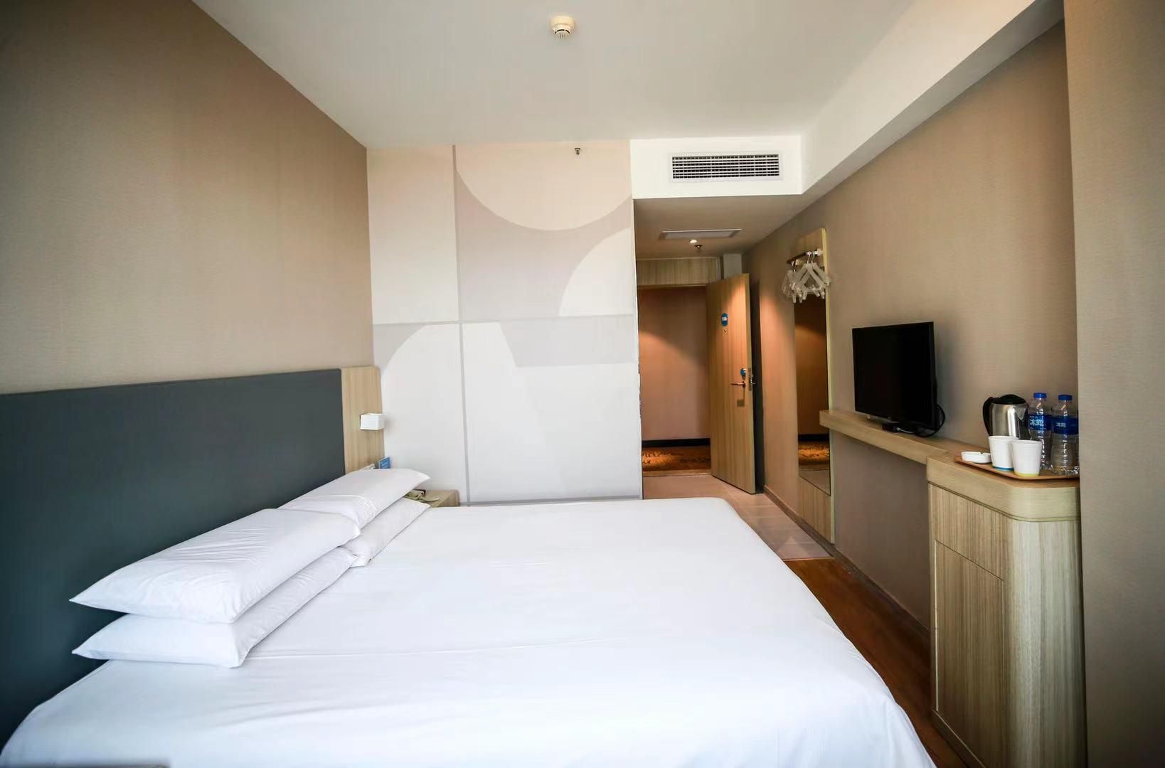 Single Room (Non-Smoking)