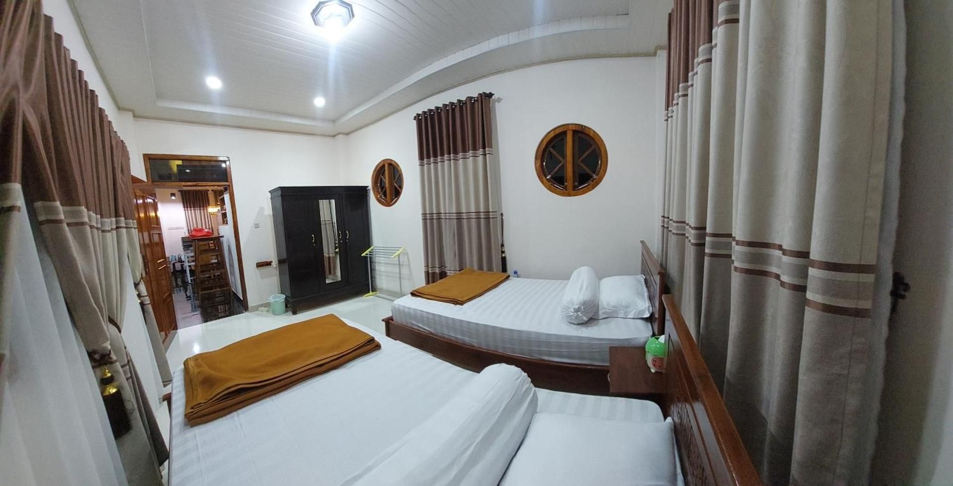 Double or Twin Room with Shared Bathroom