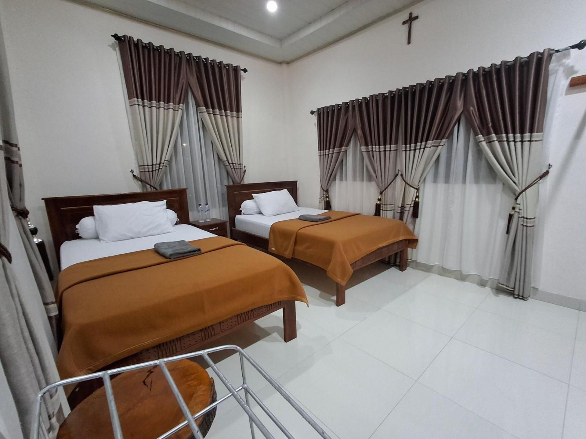 Double or Twin Room with Shared Bathroom