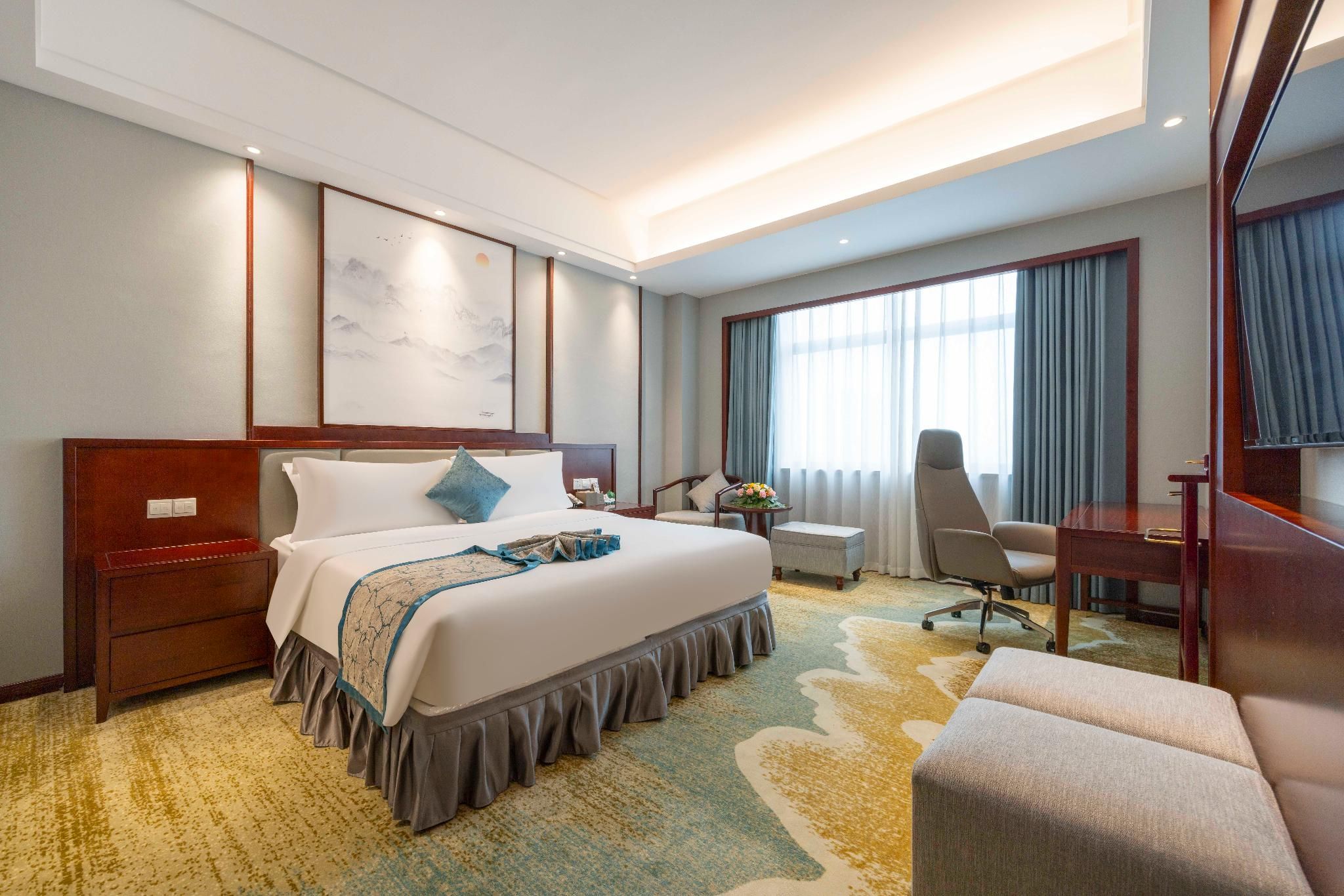 Deluxe Triple Suite