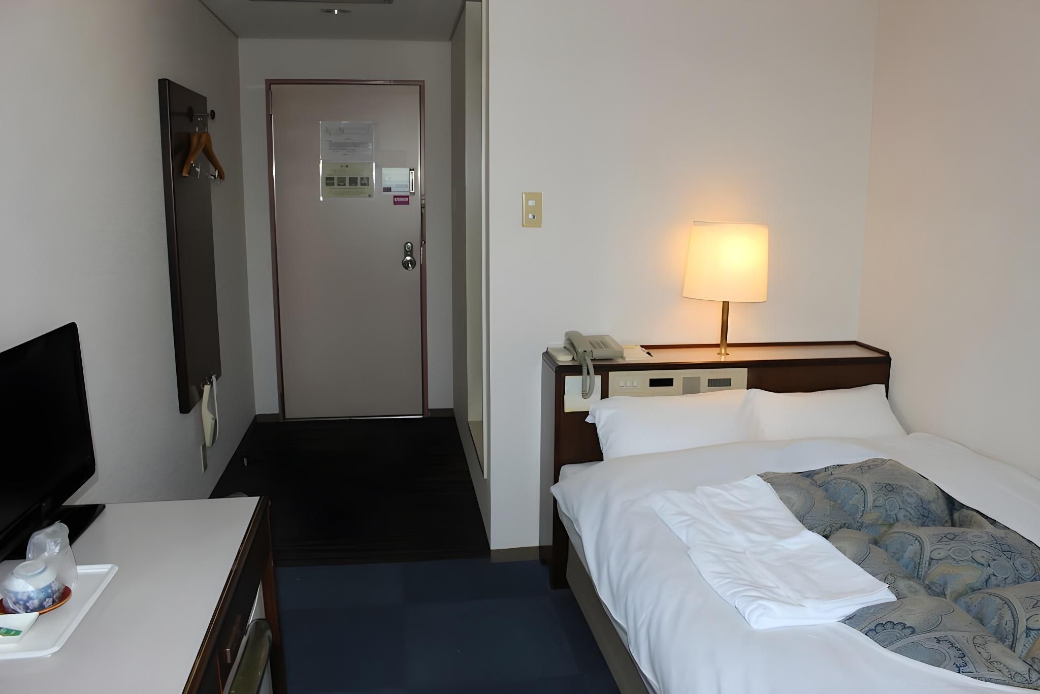 Semi Double Room - Non-Smoking
